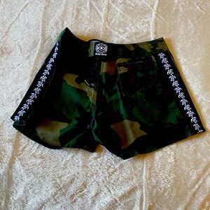 Private Label junior women’s shorts